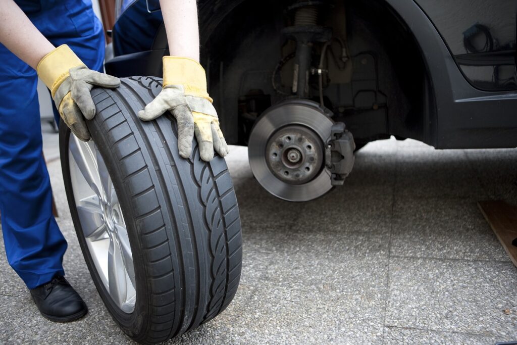 mobile tyre fitting London, mobile tyre fitting near me, mobile tyre replacement, tyre replacement, mobile tyres, tyre repair near me, tyre fitting london, pro tyres